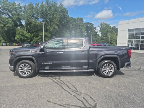 Certified 2022 GMC Sierra 1500 SLT w/ SLT Convenience Package AWD/4WD image 2