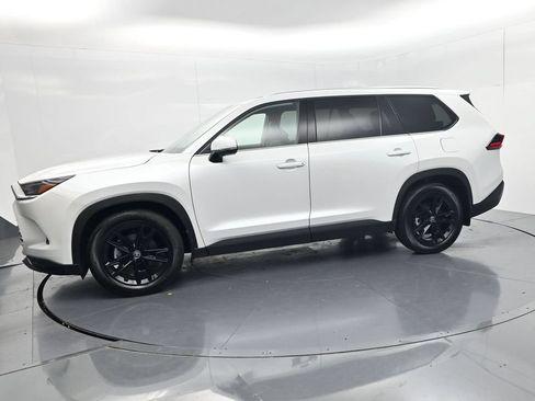 Used 2025 Toyota Grand Highlander FWD image 4