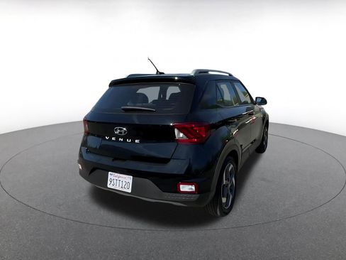 Used 2025 Hyundai Venue SEL image 14