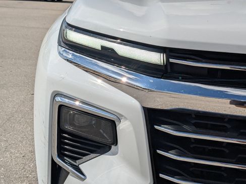 Used 2025 Chevrolet Traverse LT w/ Driver Confidence Package image 10