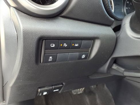 Used 2025 Nissan Versa S image 17