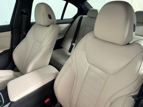 Used 2023 BMW 330i Sedan w/ Premium Package image 41