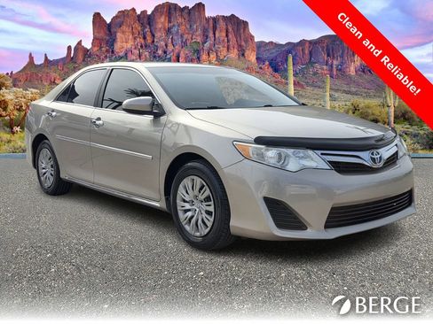 Used 2013 Toyota Camry LE image 9