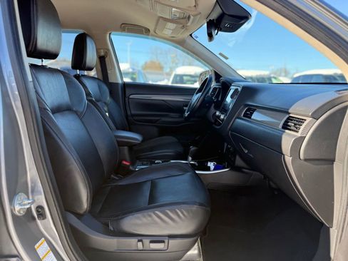 Used 2020 Mitsubishi Outlander SEL image 27