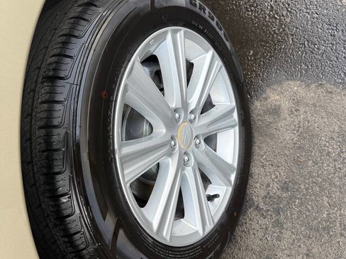 Used 2010 Subaru Legacy 2.5i Premium image 5