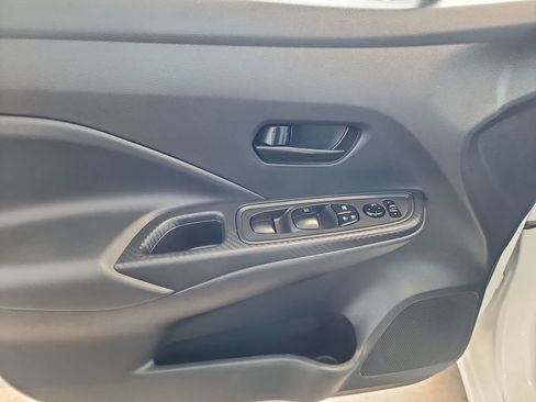 Used 2022 Nissan Versa S FWD image 13