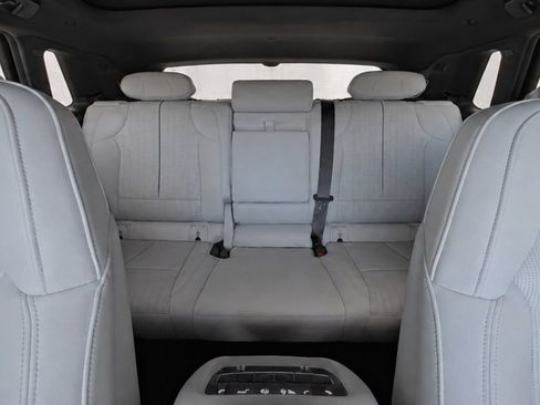 Used 2024 Cadillac Lyriq Luxury RWD image 18