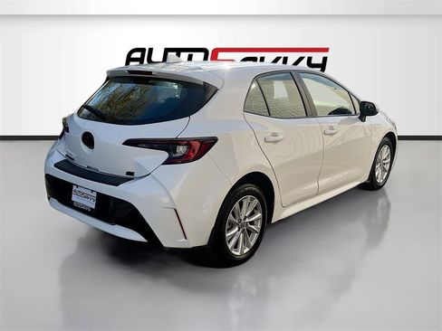 Used 2024 Toyota Corolla SE image 7