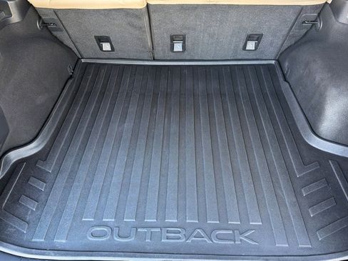 Used 2018 Subaru Outback 2.5i Limited image 19