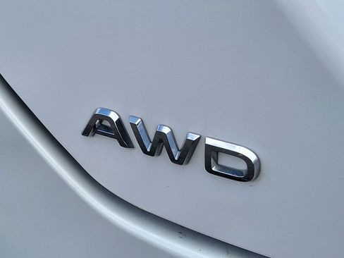 Used 2023 Honda Pilot LX image 8