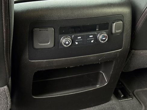 Used 2020 Chevrolet Tahoe LT w/ Luxury Package AWD/4WD image 14