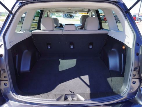 Used 2017 Subaru Forester 2.5i Premium image 24