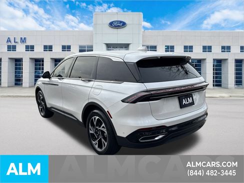 Used 2024 Lincoln Nautilus Premier w/ Equipment Group 102A image 8