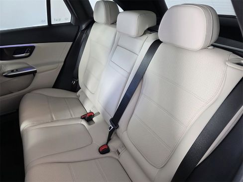 New 2026 Mercedes-Benz GLC 300 image 13