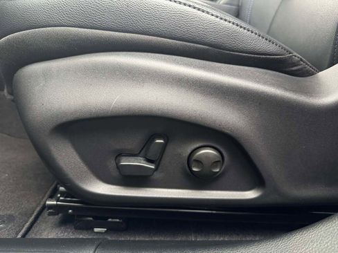 New 2026 Jeep Compass Limited image 18