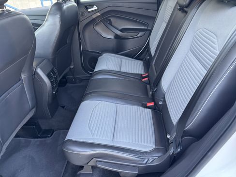 Used 2019 Ford Escape Titanium AWD/4WD image 24