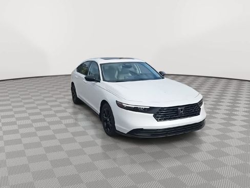 New 2025 Honda Accord SE image 3