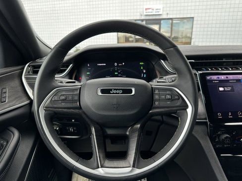 Used 2024 Jeep Grand Cherokee Limited 4xe image 23