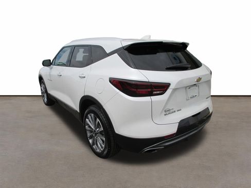 Used 2023 Chevrolet Blazer Premier w/ Enhanced Convenience Package AWD/4WD image 3