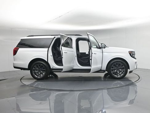 New 2026 Ford Expedition Max Platinum w/ Stealth Appearance Package AWD/4WD image 4