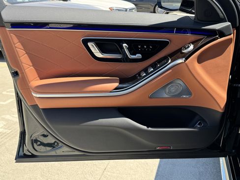 New 2026 Mercedes-Benz S 580e 4MATIC Sedan image 16