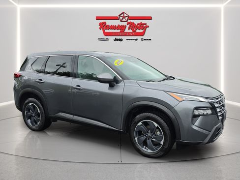 Used 2025 Nissan Rogue SV FWD image 7