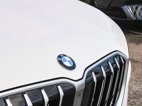Used 2026 BMW X1 xDrive28i AWD/4WD image 9