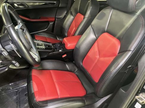 Used 2021 Porsche Macan AWD/4WD image 17
