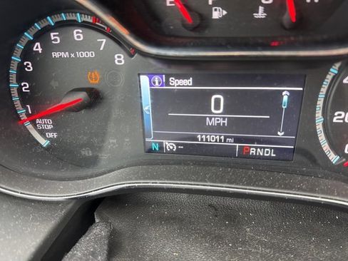 Used 2017 Chevrolet Cruze LT w/ Sun And Sound Package image 11