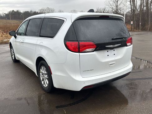 Used 2026 Chrysler Voyager LX image 3