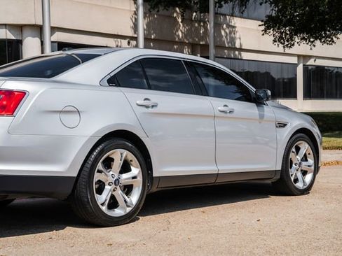 Used 2010 Ford Taurus SHO image 44