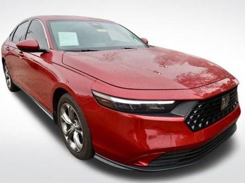 Used 2024 Honda Accord EX image 2