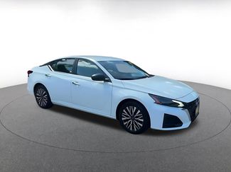 Used 2025 Nissan Altima 2.5 SV FWD video 2