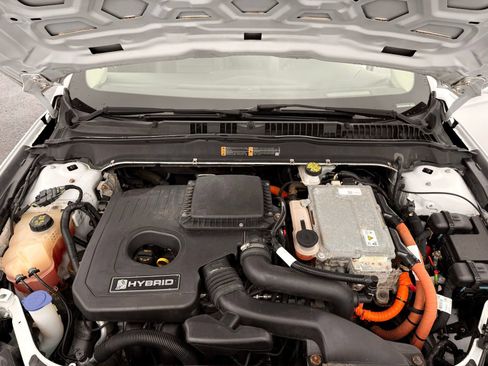 Used 2018 Ford Fusion SE w/ Equipment Group 602A FWD image 39