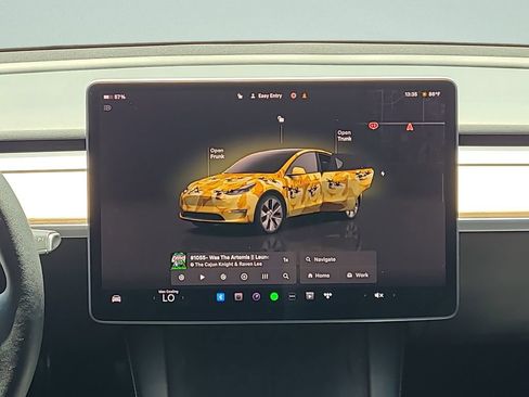 Used 2023 Tesla Model Y Long Range AWD/4WD image 23