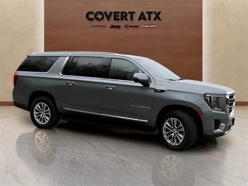 Used 2022 GMC Yukon XL SLT w/ SLT Luxury Package image 6
