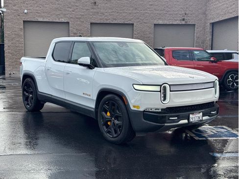 Used 2022 Rivian R1T Launch Edition image 3