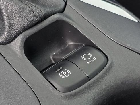 Used 2022 Toyota Corolla Cross L FWD image 19