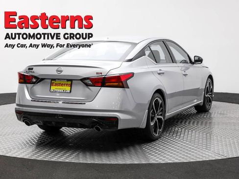 Used 2023 Nissan Altima 2.5 SR FWD image 5