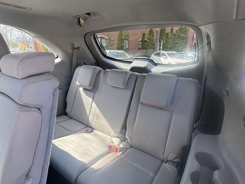 Used 2019 Toyota Highlander LE FWD image 10