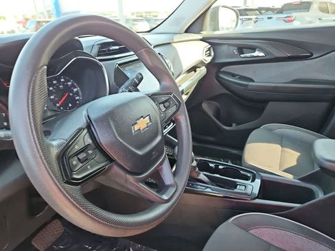 Used 2023 Chevrolet TrailBlazer LT w/ Convenience Package AWD/4WD image 10