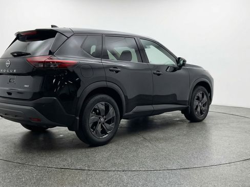 Used 2025 Nissan Rogue SV image 9