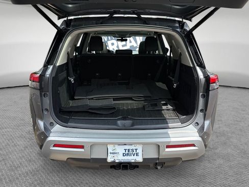 Used 2025 Nissan Pathfinder Platinum w/ Cargo Package FWD image 25