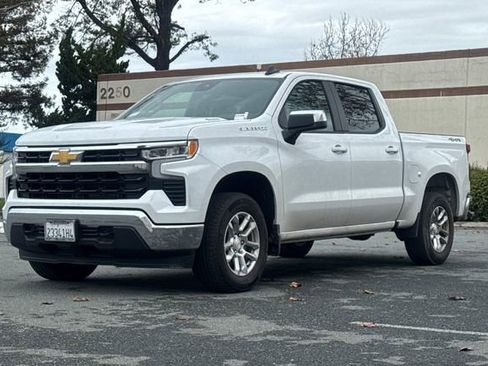 Used 2025 Chevrolet Silverado 1500 LT image 8