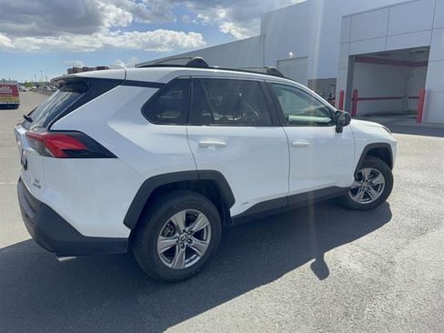Used 2022 Toyota RAV4 LE AWD/4WD image 30