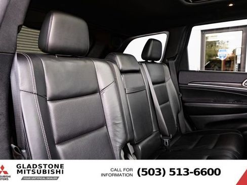 Used 2017 Jeep Grand Cherokee Limited w/ Luxury Group II AWD/4WD image 26