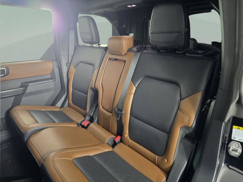 Used 2024 Ford Bronco Outer Banks image 16