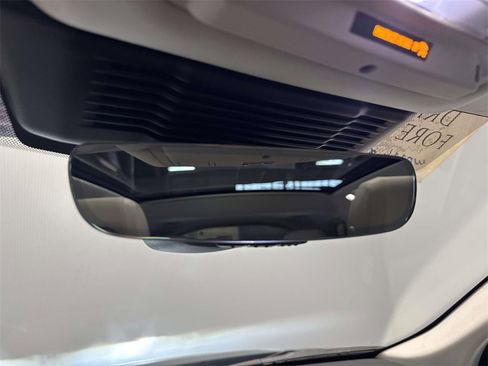 Used 2023 Land Rover Discovery Sport SE image 30