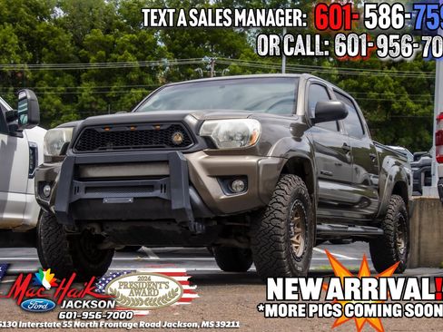 Used 2015 Toyota Tacoma 4x4 Double Cab w/ TRD Off-Road Package image 1