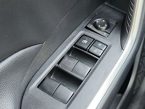 Used 2021 Toyota RAV4 XLE w/ Convenience Package FWD image 24